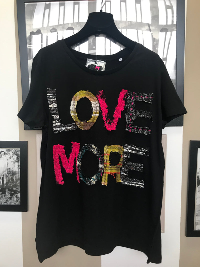 T-SHIRT RICAMATA LOVE MORE